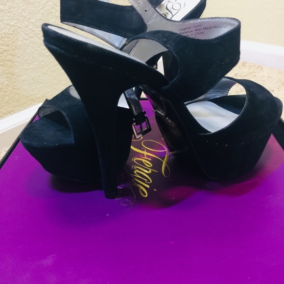 Fergie High Heel Platform Shoes - Picture 2 of 6